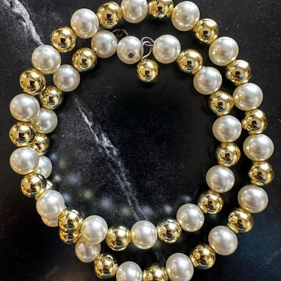 Lot of Vintage Jewelry (10pcs). Necklaces, Chokers, and Earrings. Pre-owned. - Picture 3 of 15